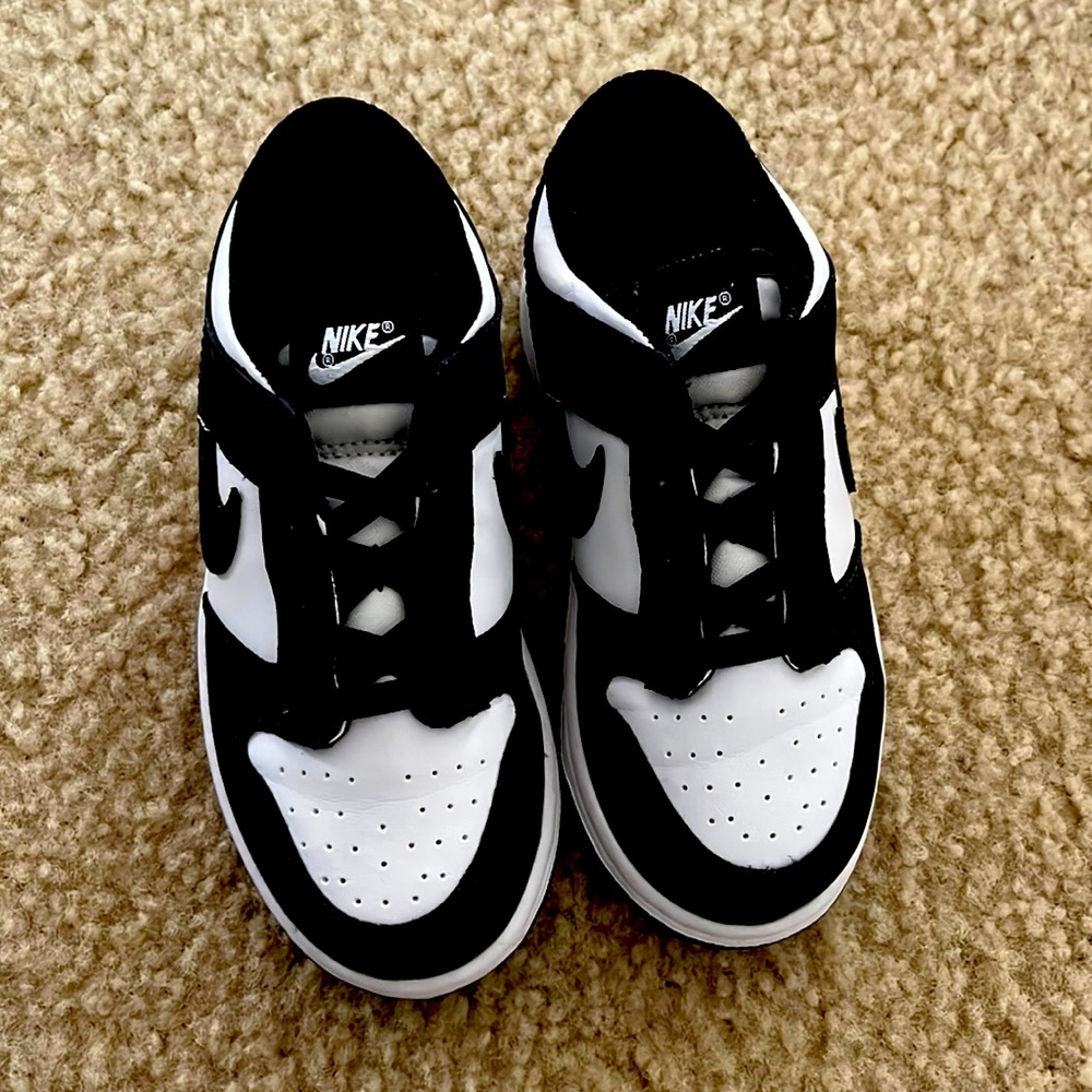 Nike Panda Dunks